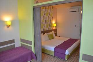 Отель Aqua Nevis Hotel & Aqua Park - All Inclusive Солнечный Берег Семейный номер с 1 спальней, раздвижной дверью и балконом (для 2 взрослых и 2 детей)-15